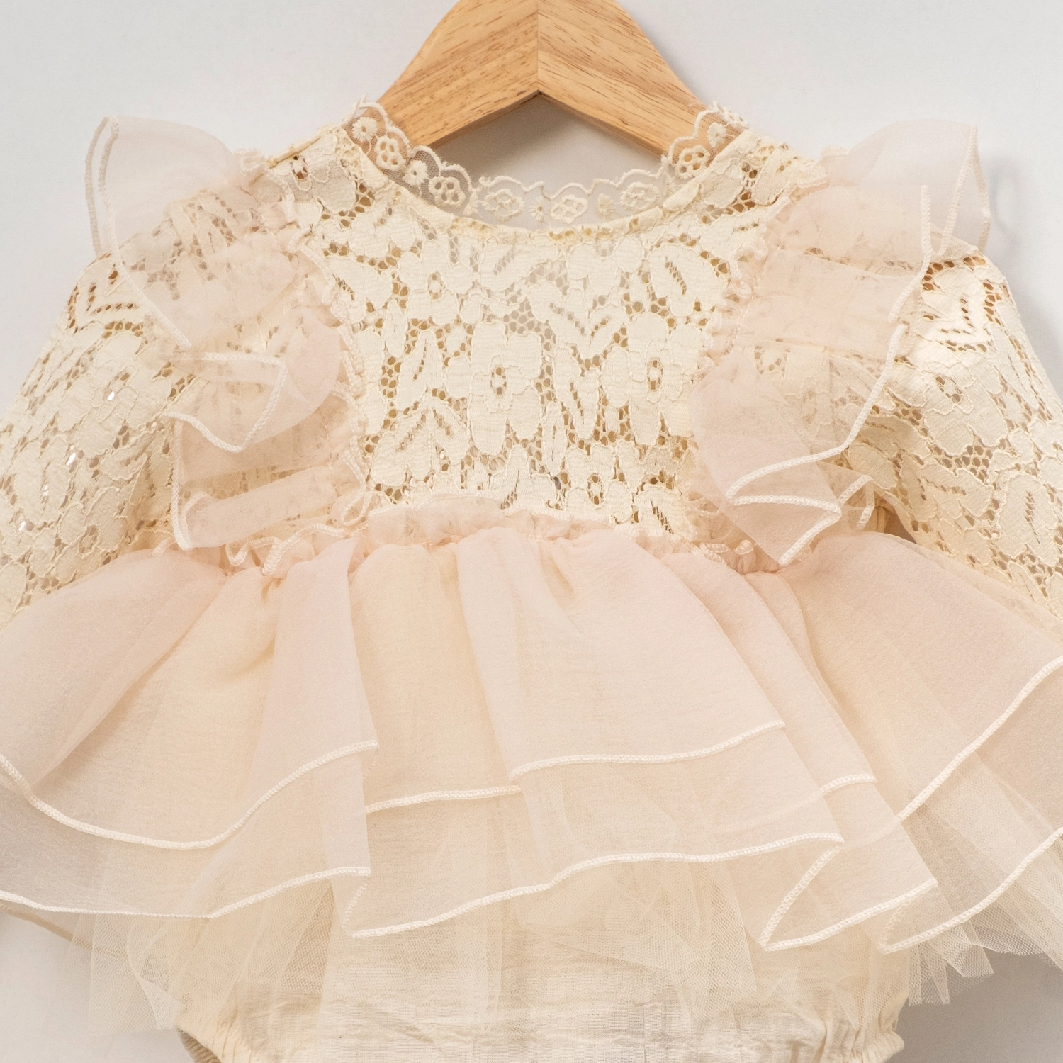 Alora Uzun Kollu Dantelli Kız Bebek Romper